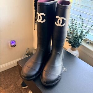 New with box CC Logo Rain Boots size 7